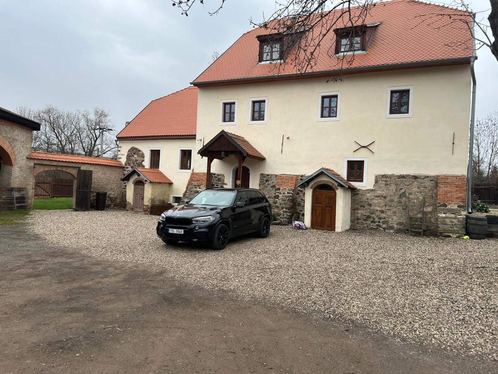 Penzion Tvrz Most Esterno foto